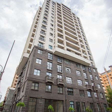 Fantastic Apartments Near Republic Square, Perfect Location, Mystreet Company Yerevan Exterior photo