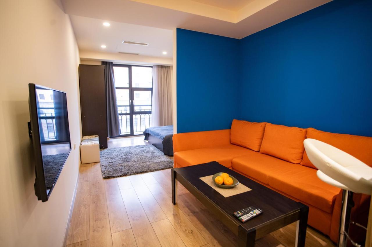 Fantastic Apartments Near Republic Square, Perfect Location, Mystreet Company Yerevan Exterior photo