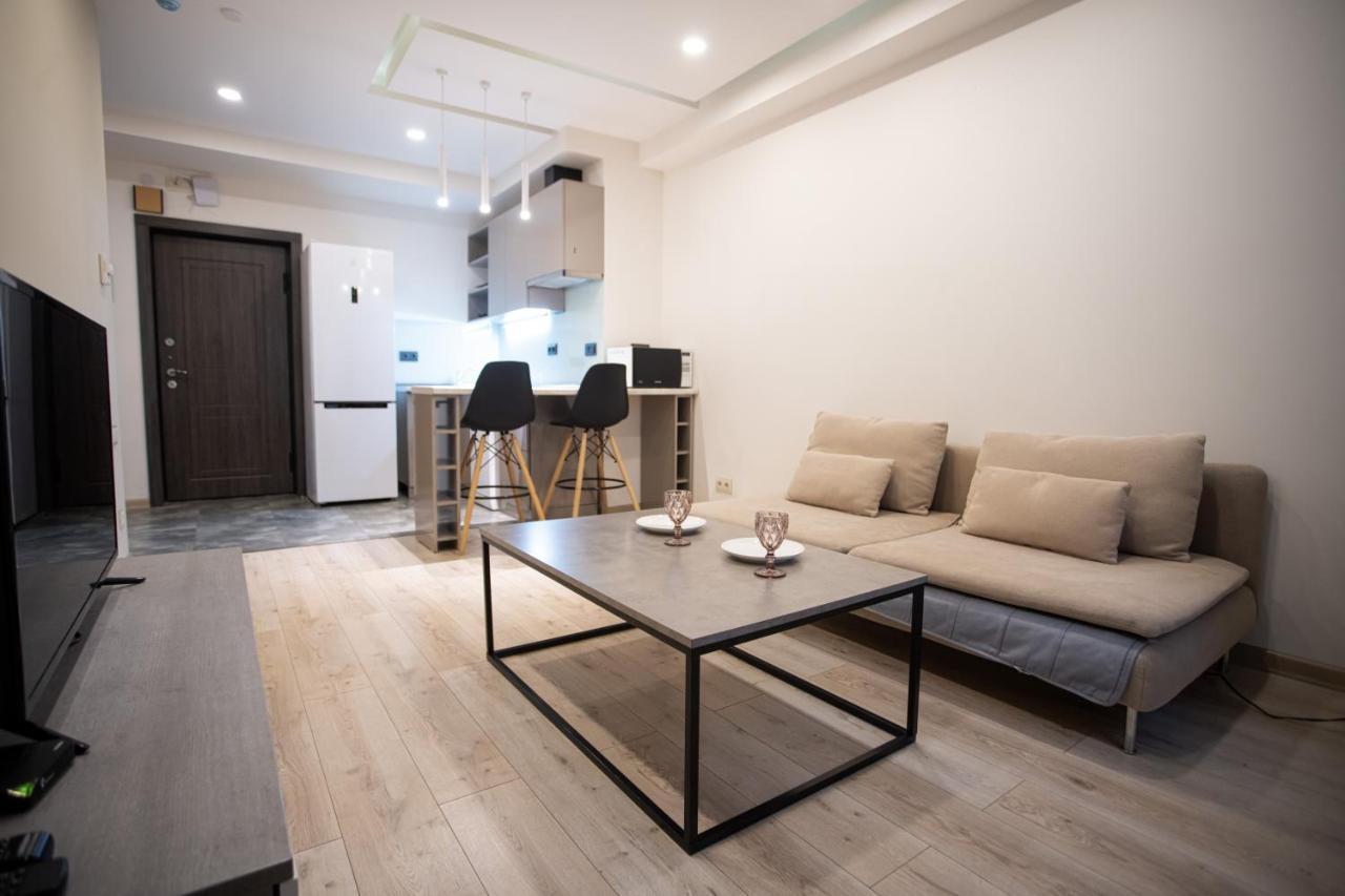 Fantastic Apartments Near Republic Square, Perfect Location, Mystreet Company Yerevan Exterior photo