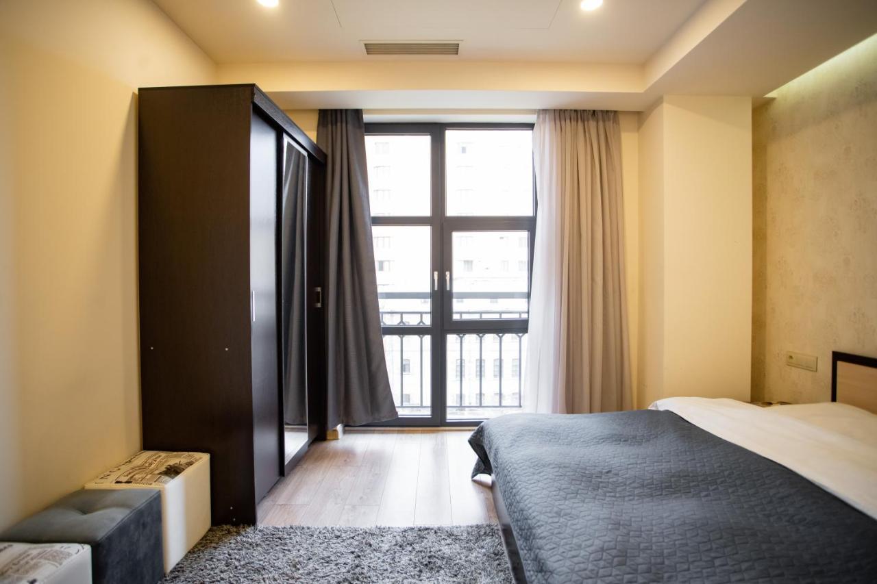 Fantastic Apartments Near Republic Square, Perfect Location, Mystreet Company Yerevan Exterior photo
