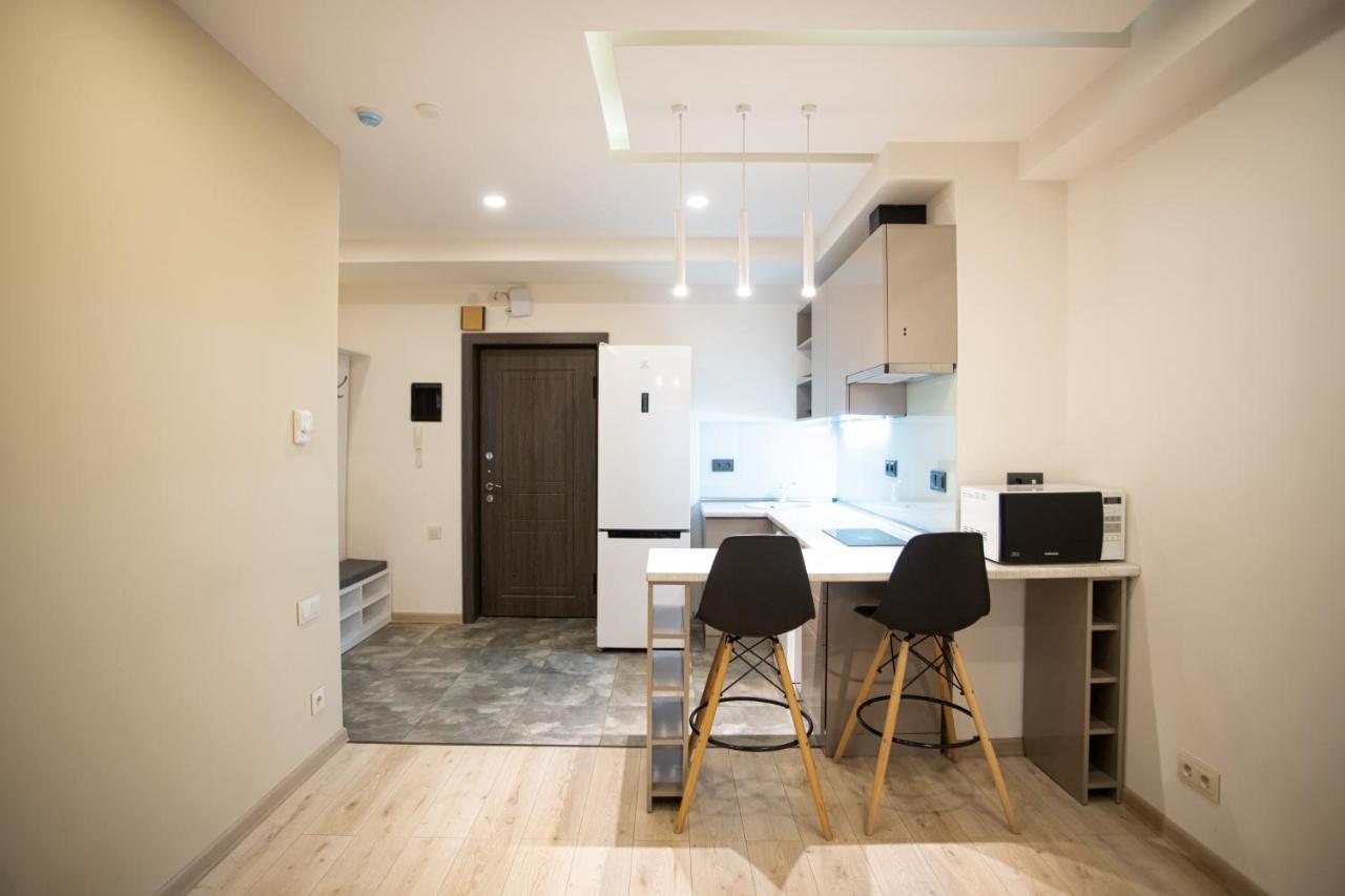 Fantastic Apartments Near Republic Square, Perfect Location, Mystreet Company Yerevan Exterior photo