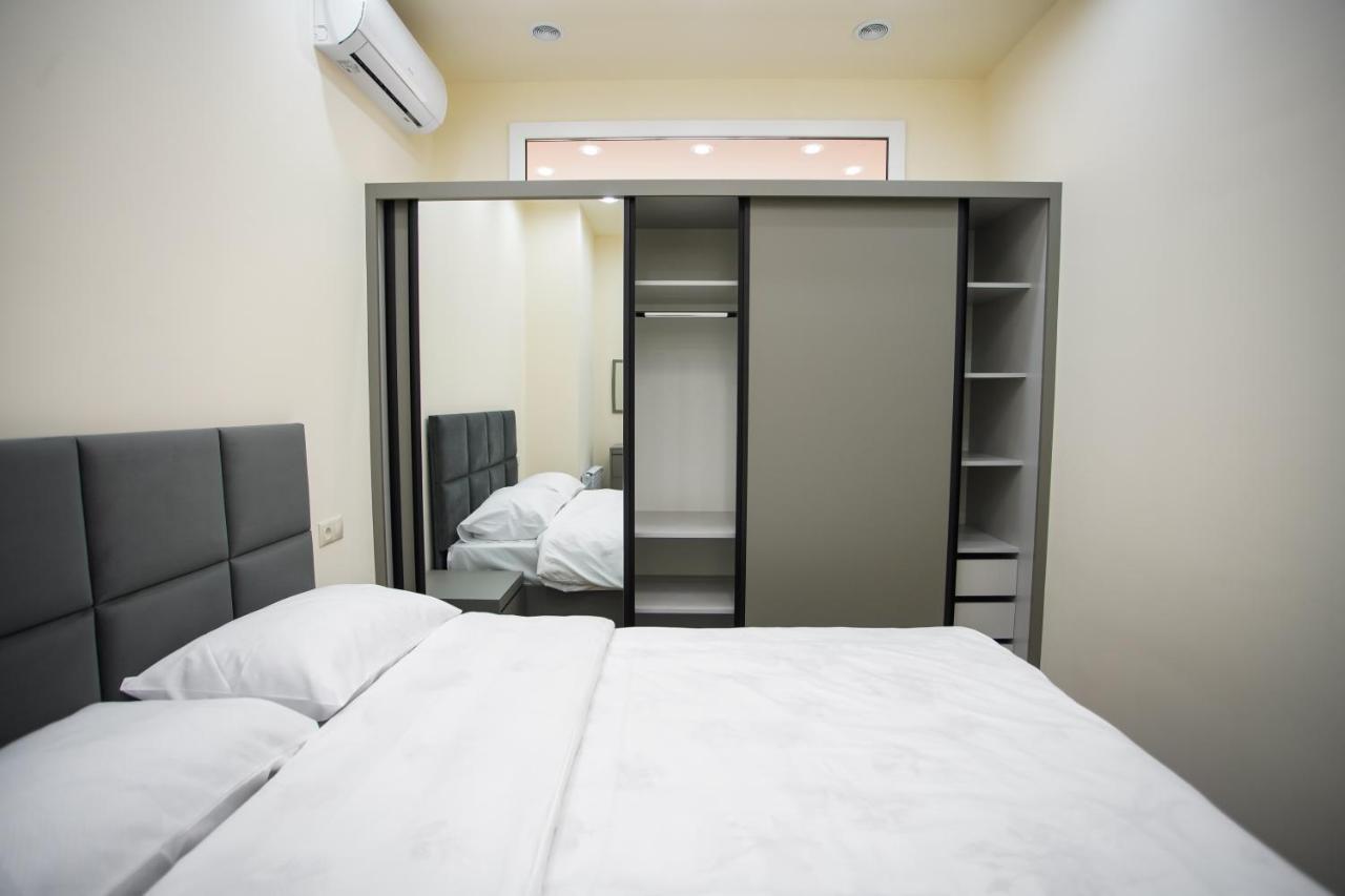 Fantastic Apartments Near Republic Square, Perfect Location, Mystreet Company Yerevan Exterior photo