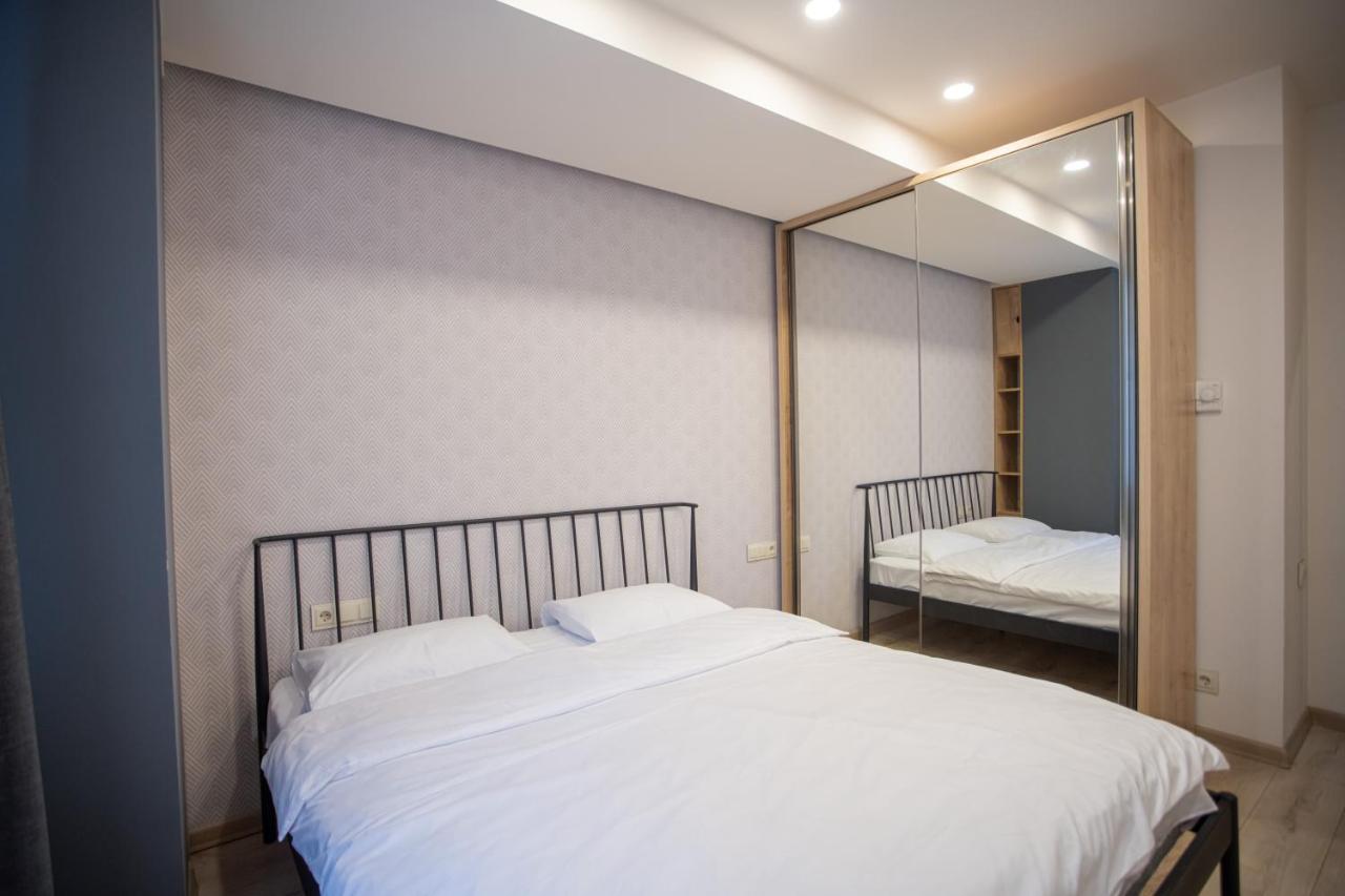 Fantastic Apartments Near Republic Square, Perfect Location, Mystreet Company Yerevan Exterior photo