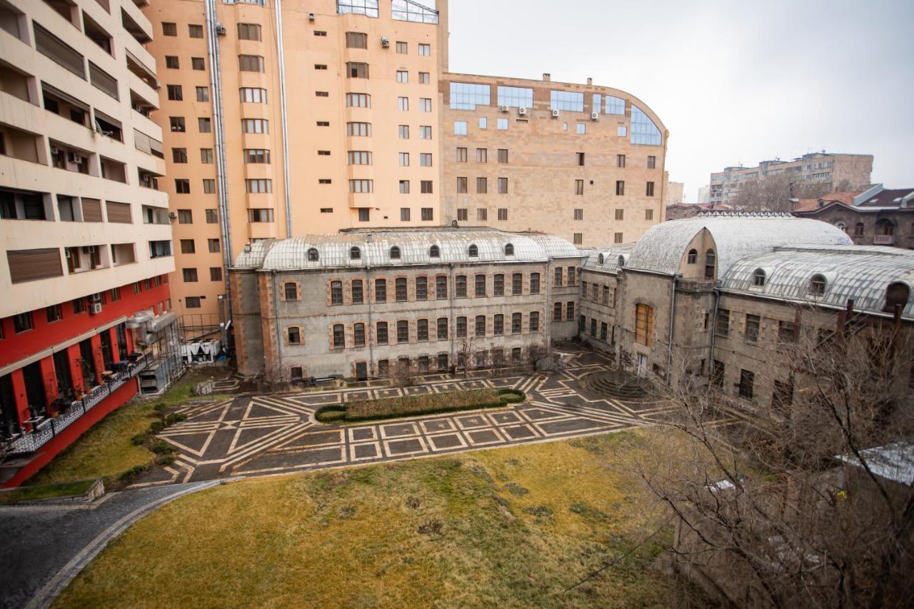 Fantastic Apartments Near Republic Square, Perfect Location, Mystreet Company Yerevan Exterior photo