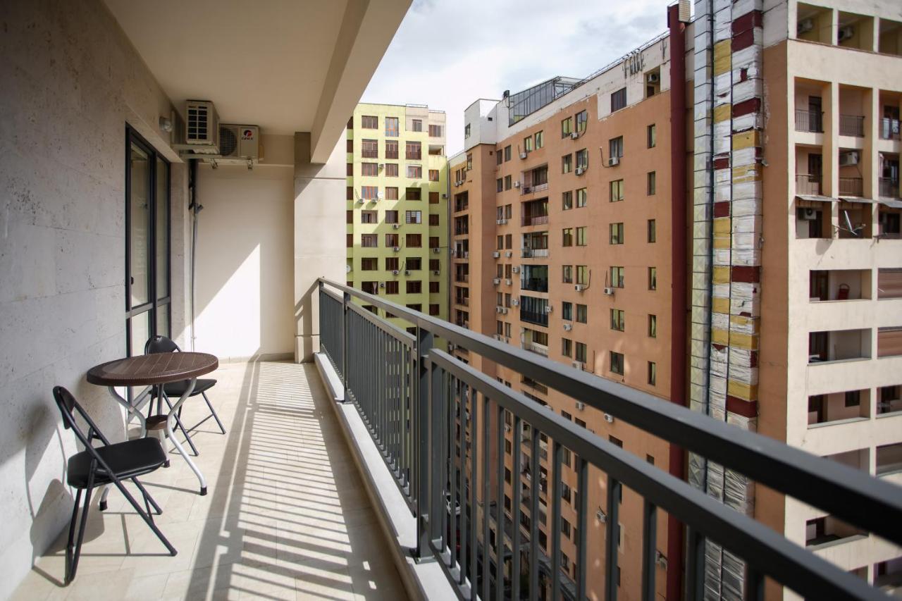 Fantastic Apartments Near Republic Square, Perfect Location, Mystreet Company Yerevan Exterior photo
