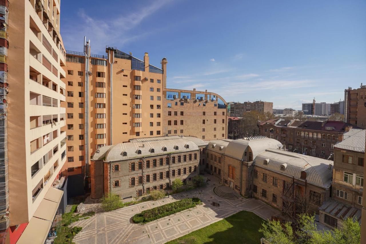 Fantastic Apartments Near Republic Square, Perfect Location, Mystreet Company Yerevan Exterior photo