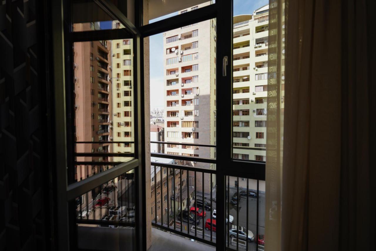 Fantastic Apartments Near Republic Square, Perfect Location, Mystreet Company Yerevan Exterior photo