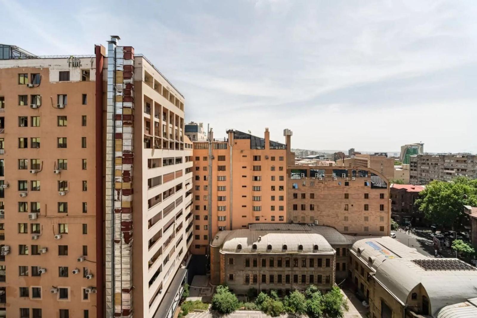 Fantastic Apartments Near Republic Square, Perfect Location, Mystreet Company Yerevan Exterior photo