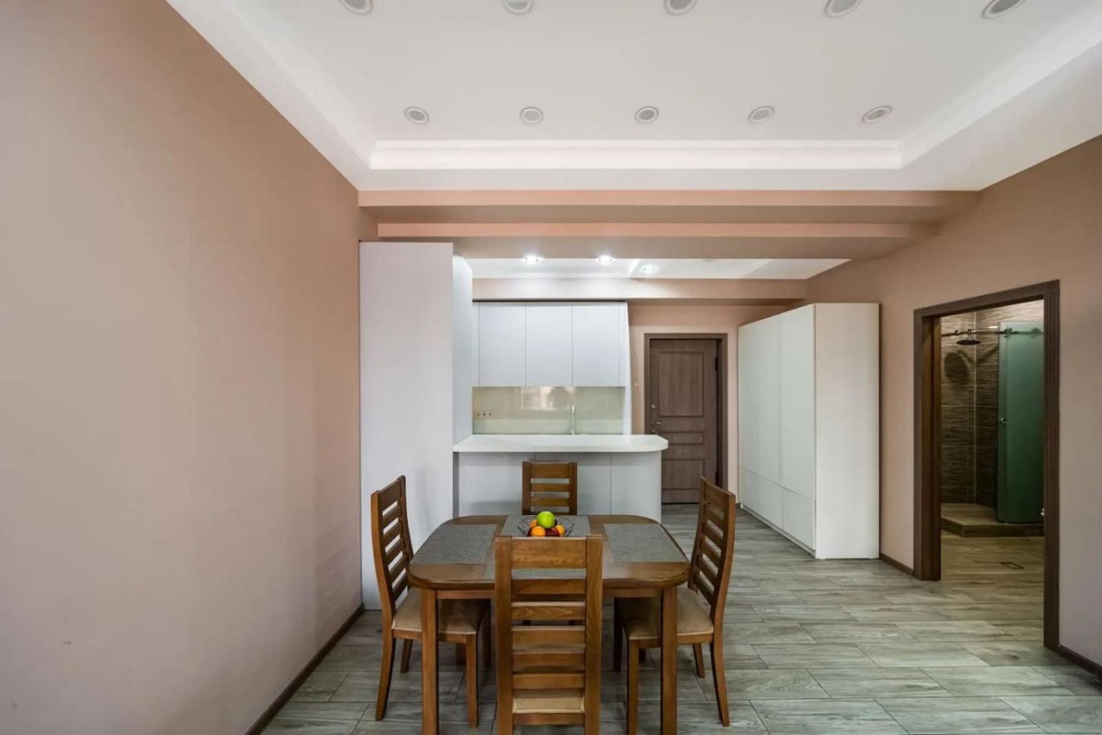 Fantastic Apartments Near Republic Square, Perfect Location, Mystreet Company Yerevan Exterior photo