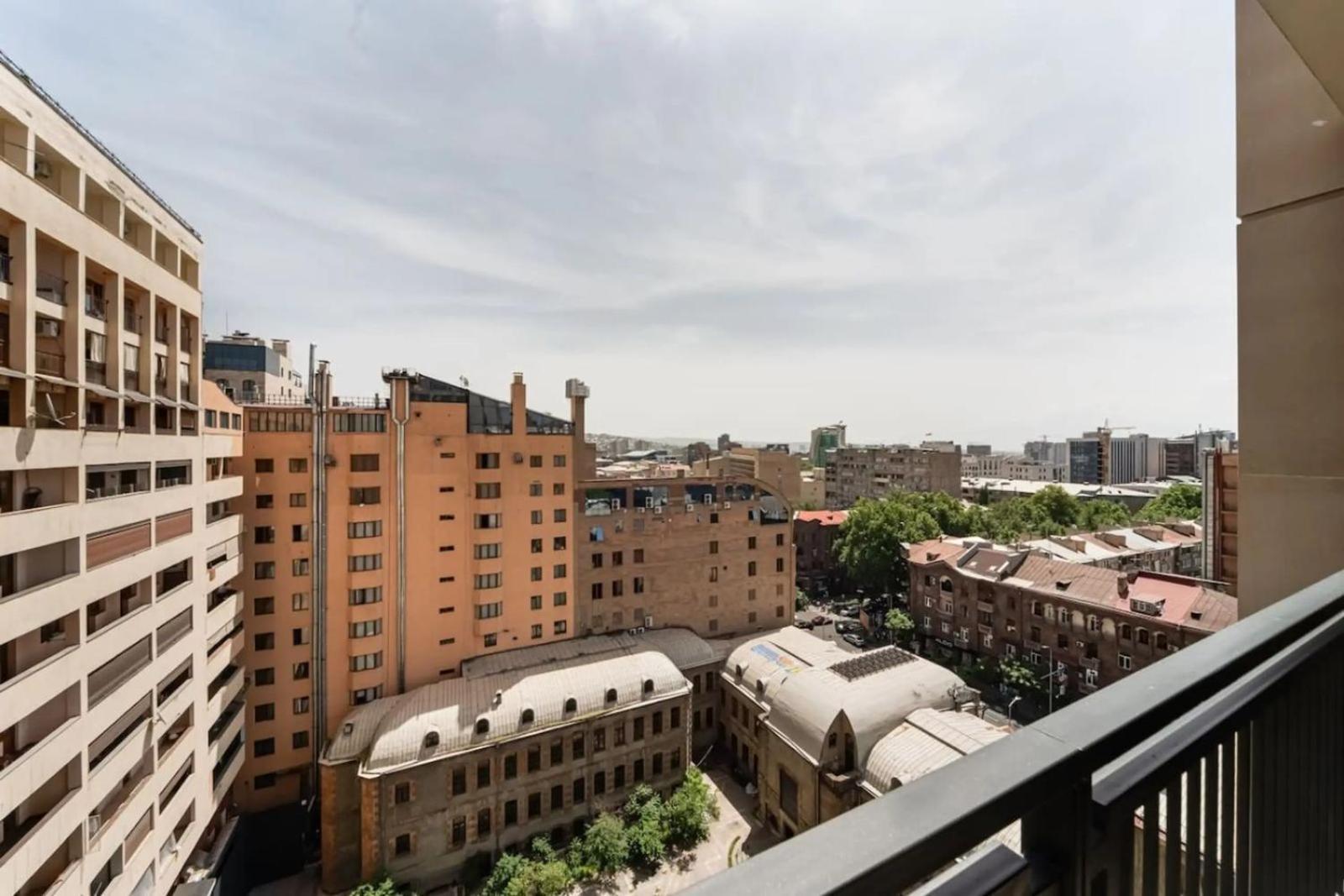 Fantastic Apartments Near Republic Square, Perfect Location, Mystreet Company Yerevan Exterior photo