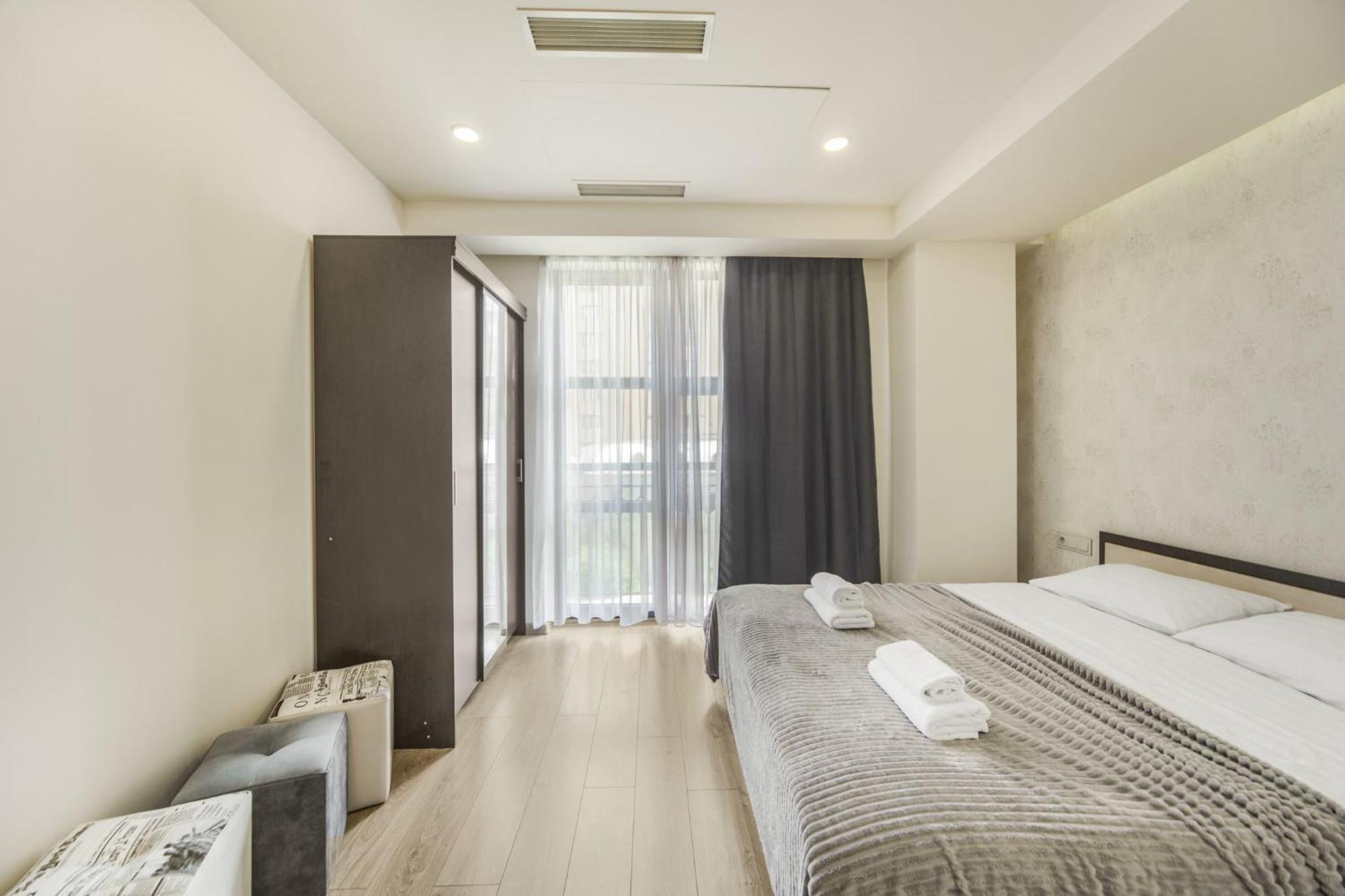 Fantastic Apartments Near Republic Square, Perfect Location, Mystreet Company Yerevan Exterior photo