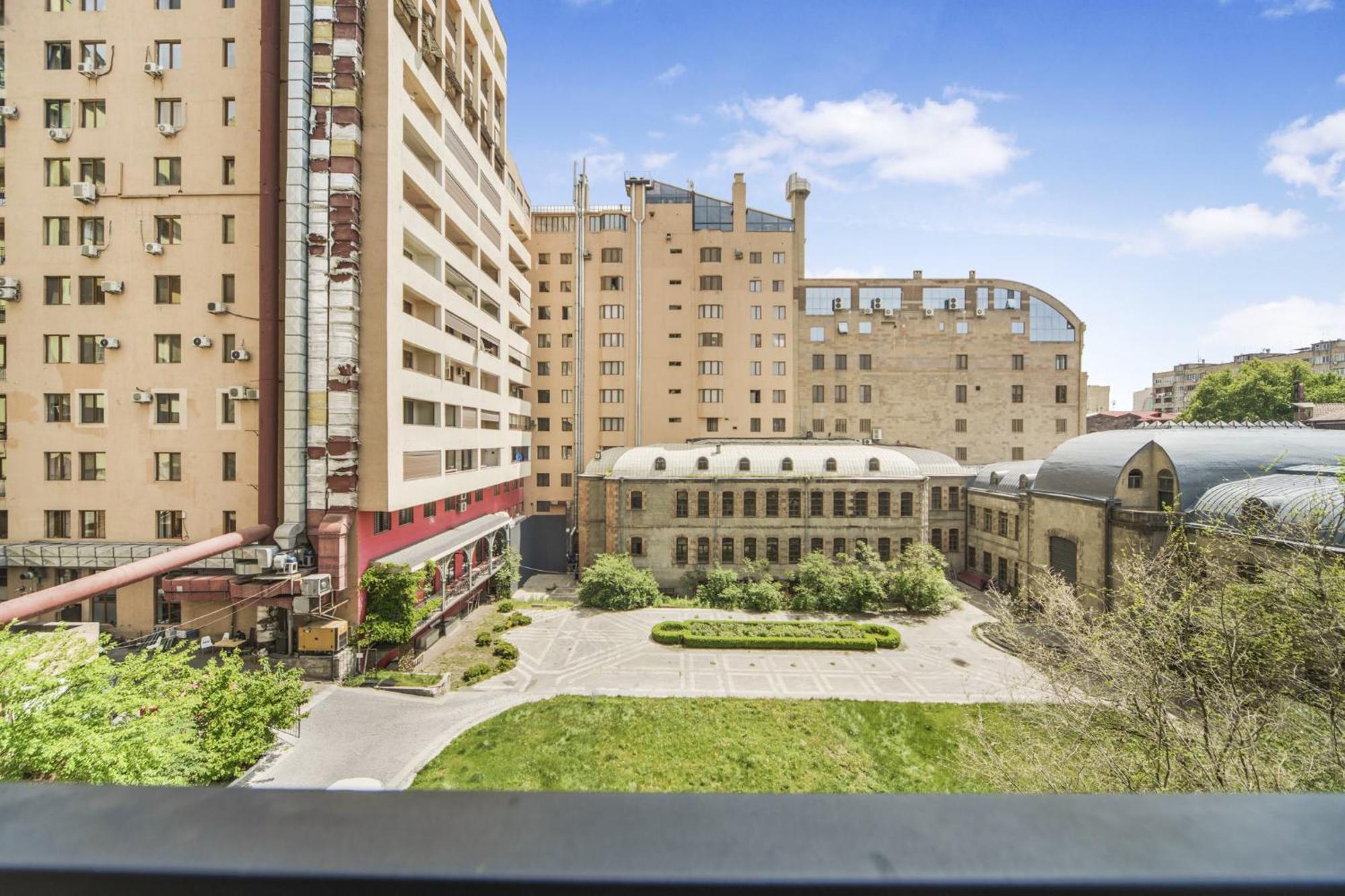 Fantastic Apartments Near Republic Square, Perfect Location, Mystreet Company Yerevan Exterior photo