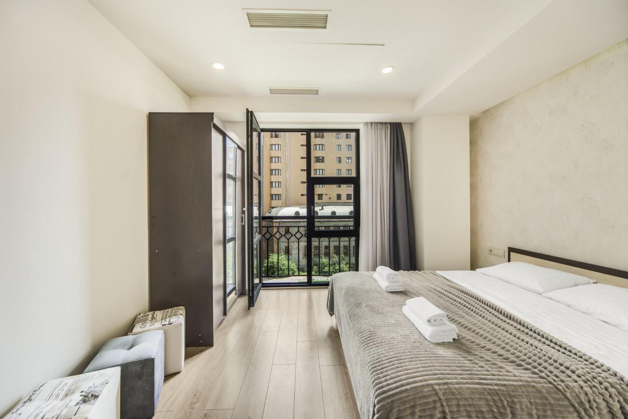 Fantastic Apartments Near Republic Square, Perfect Location, Mystreet Company Yerevan Exterior photo